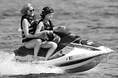 Lady Di: Wasserscooter